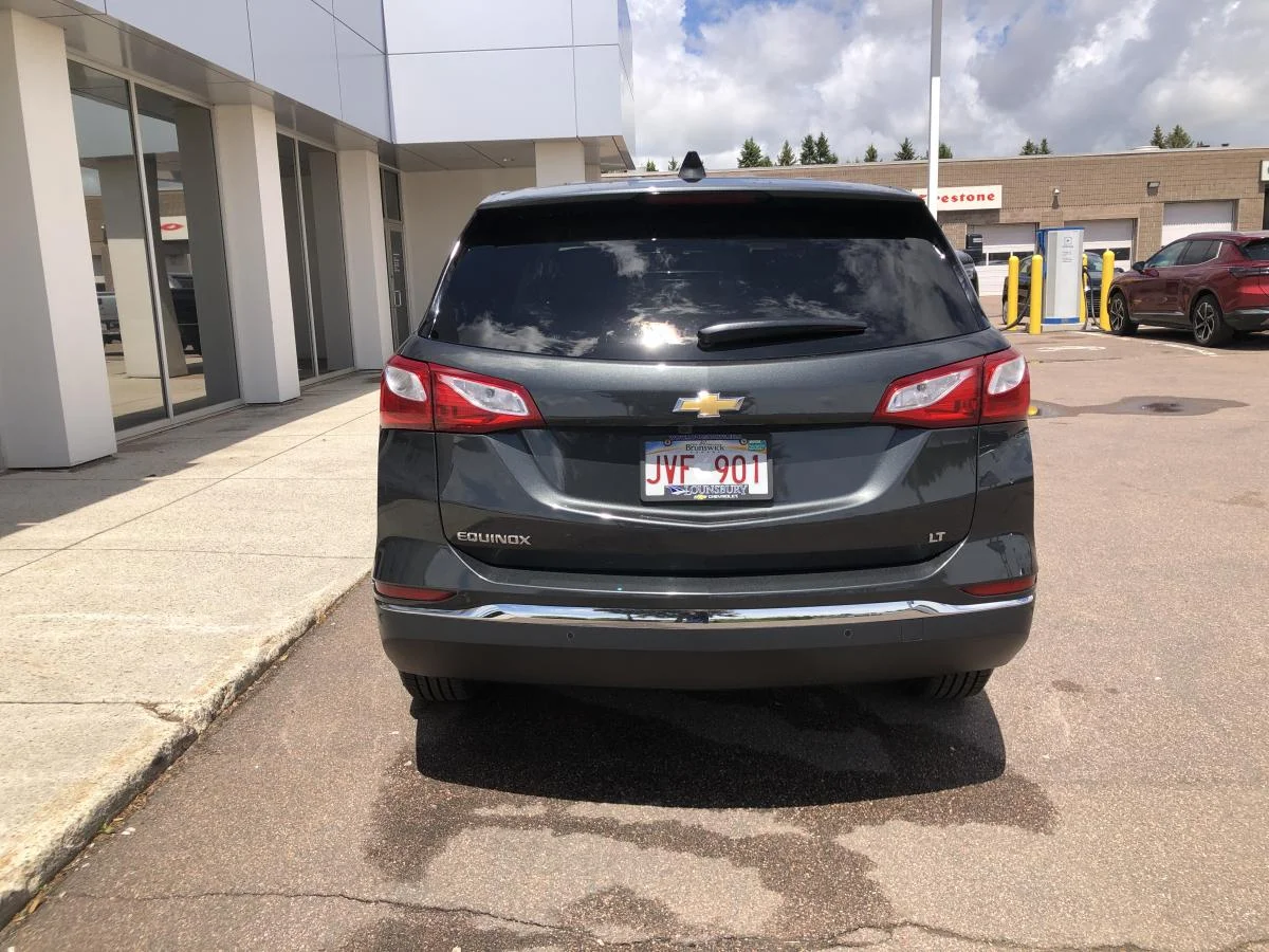 Used 2020 Grey Chevrolet Fwd 4dr Lt 1lt image 6