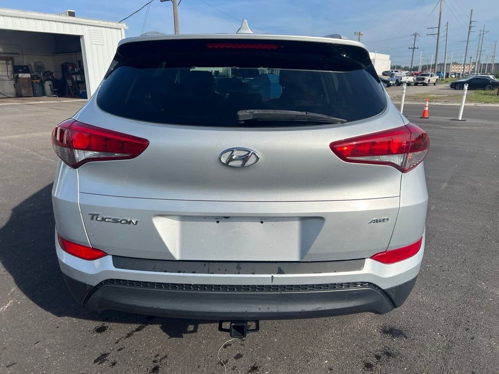 Used 2018 Molten Silver Hyundai SEL Plus image 4
