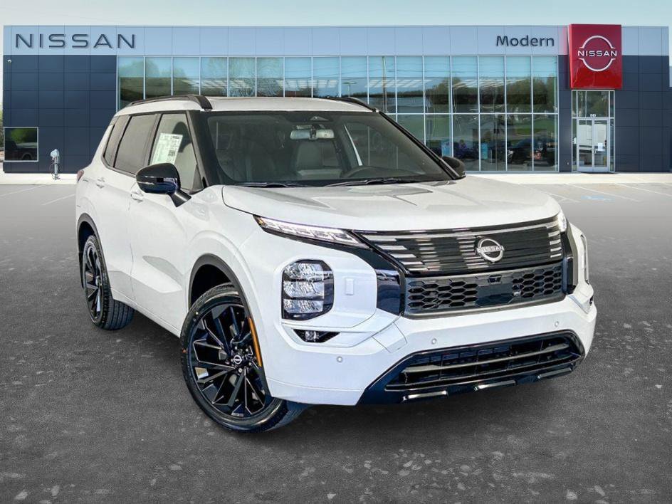 Used 2026 Alpine Frost Nissan Platinum image 5