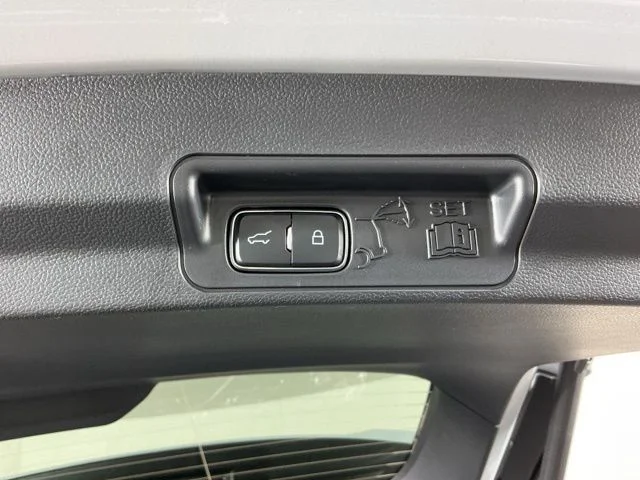 New 2026 Space White Metallic Ford ST-Line image 34