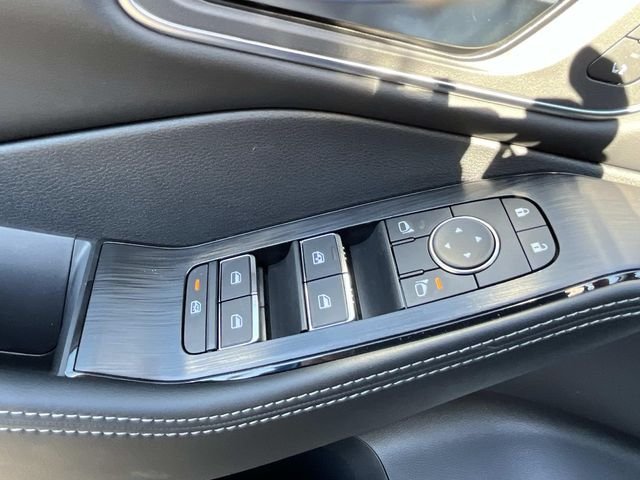 New 2026 Everest White Pearl TriCoat Nissan Platinum image 24