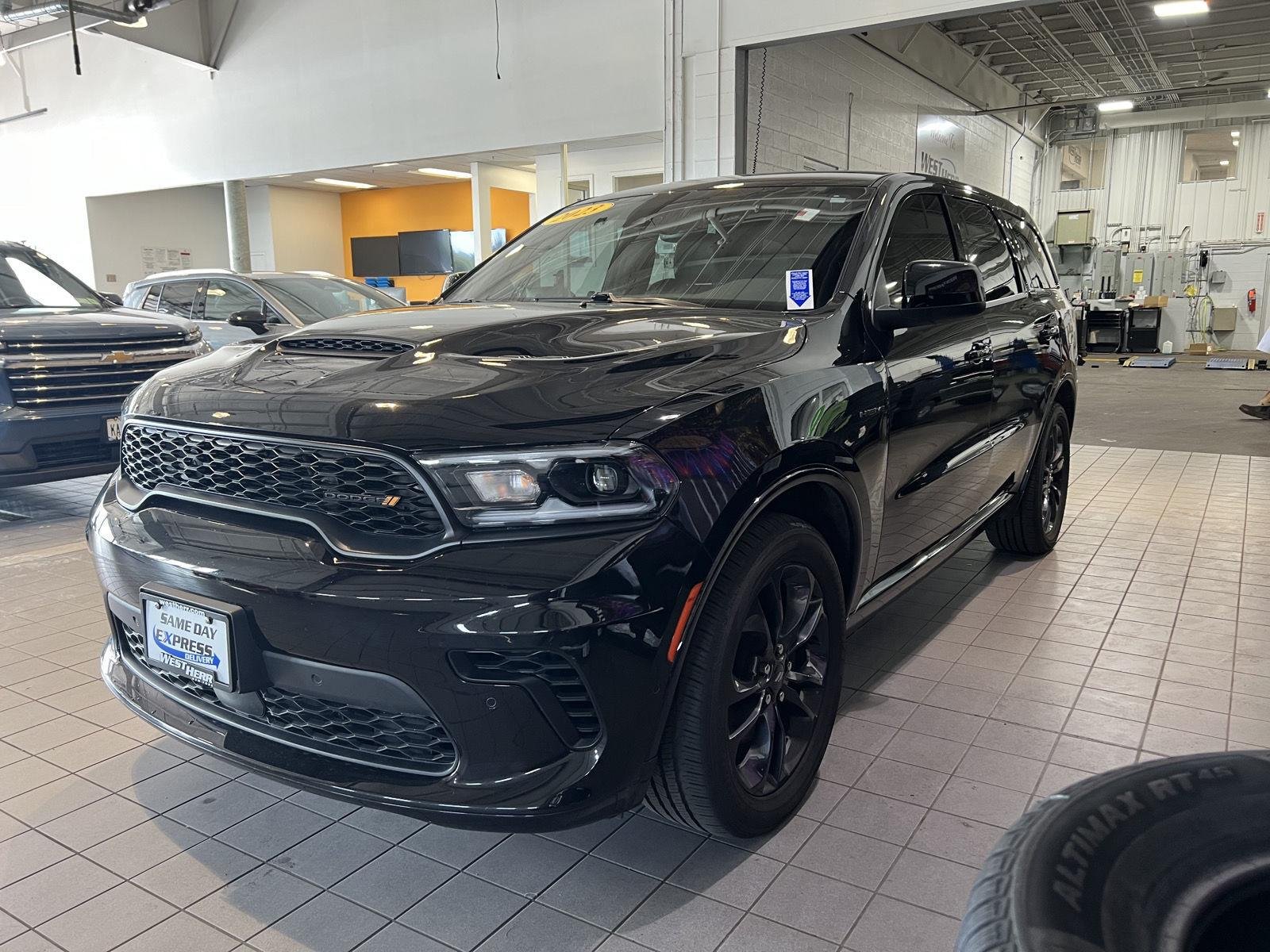 Used 2023 DB Black Clearcoat Dodge R/T image 4