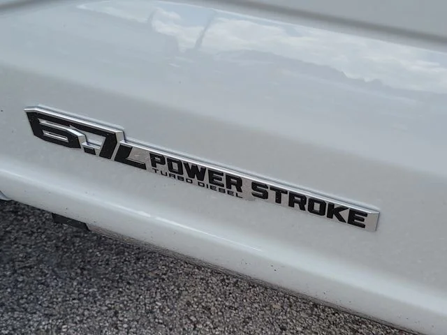 New 2026 Avalanche Ford Lariat image 10