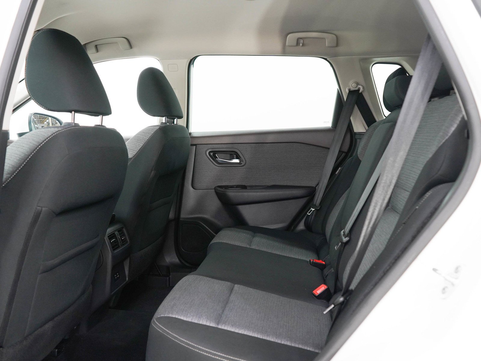 Used 2021 Pearl White Tricoat Nissan Sv image 14