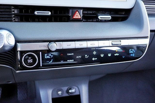 Used 2024 Black Hyundai SEL image 26