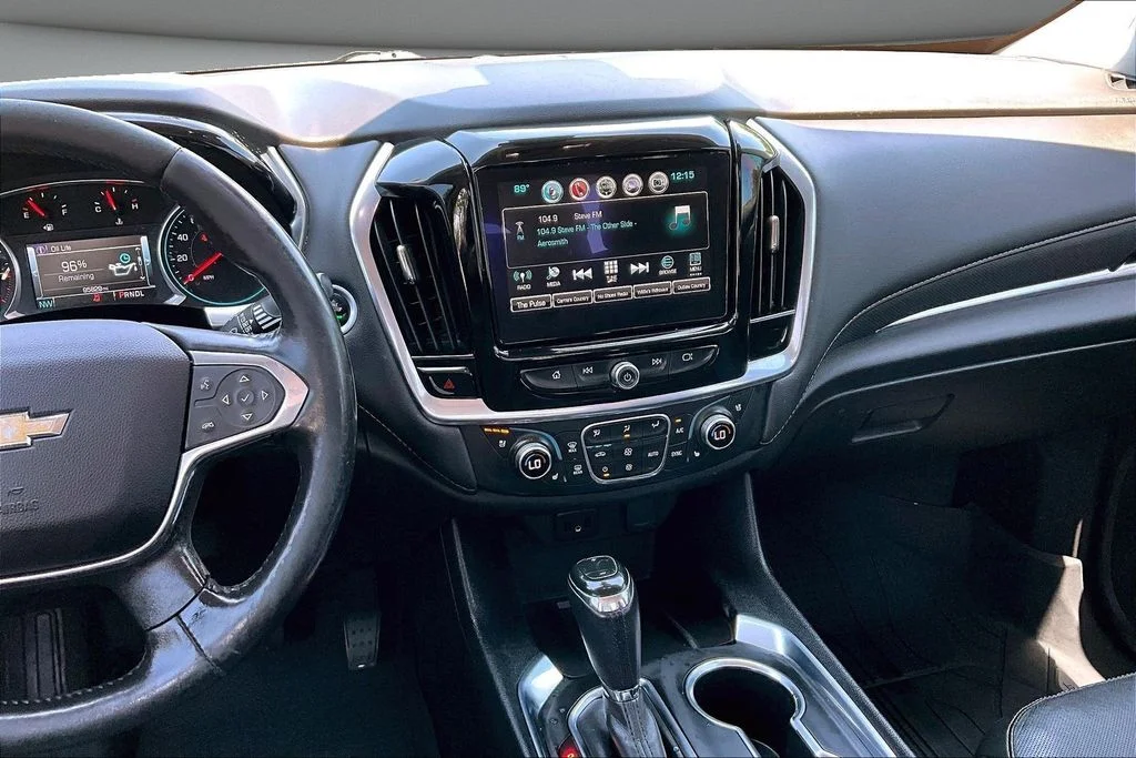 Certified Used 2019 Silver Chevrolet Premier image 9