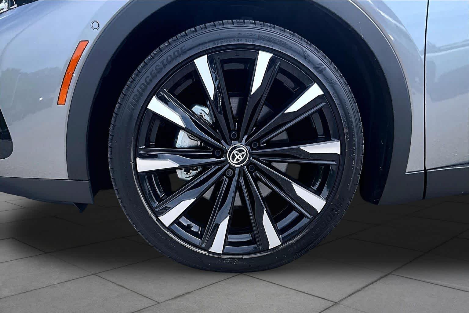 2026 Toyota Crown Platinum - Photo 11