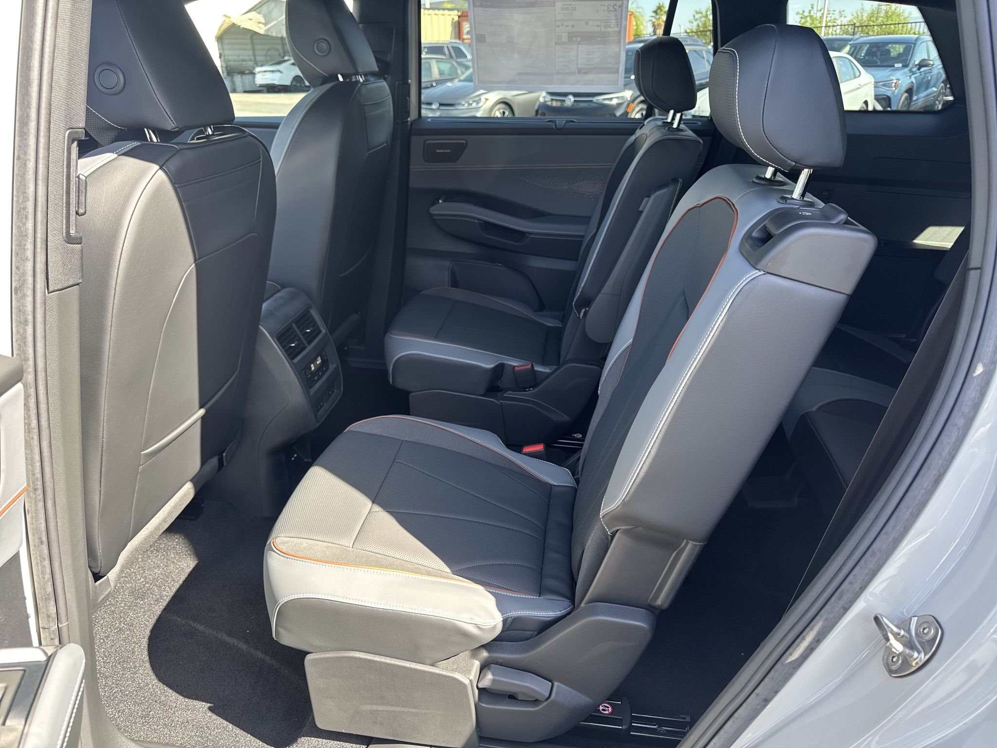 New 2027 SANDSTONE Volkswagen SEL Premium R-Line image 32