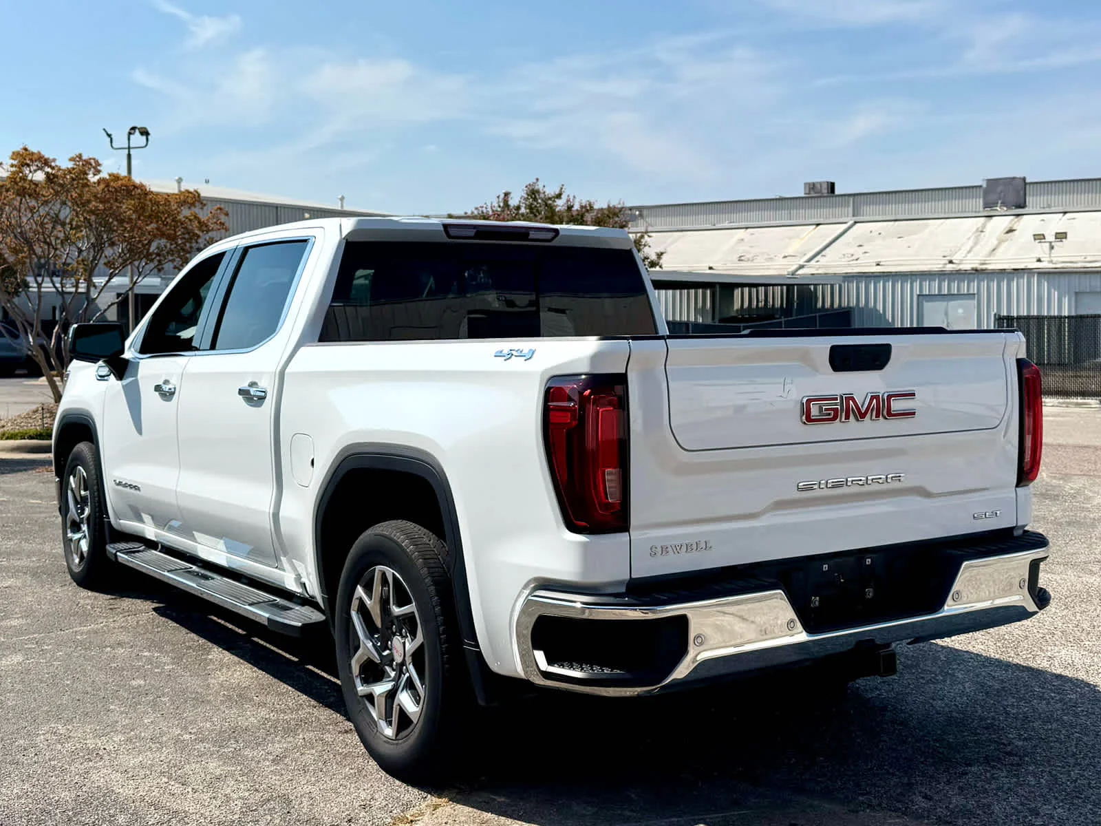 Certified Used 2024 Summit White GMC SLT image 4