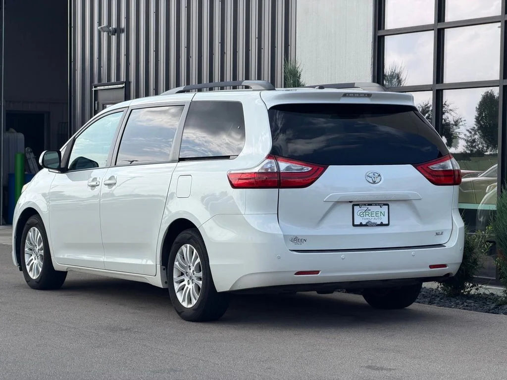 Used 2017 White Toyota XLE image 3