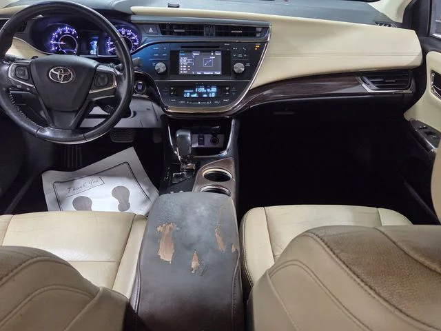 Used 2015  Toyota XLE image 8