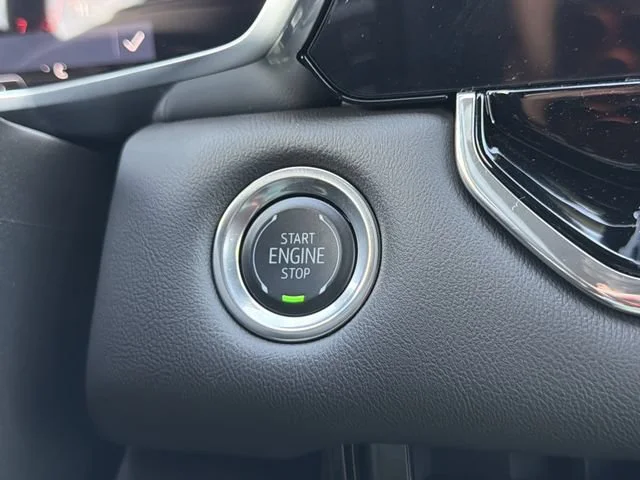 New 2026 Sterling Metallic GMC Elevation image 28