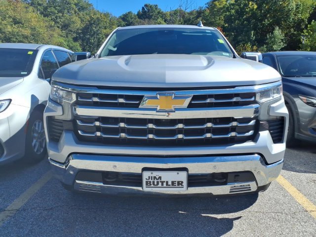 Used 2022 SILVER ICE METALLIC Chevrolet LTZ image 3