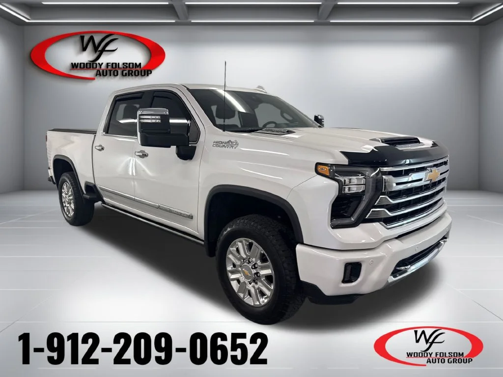 Used 2025 Iridescent Pearl Tricoat Chevrolet High Country image 1