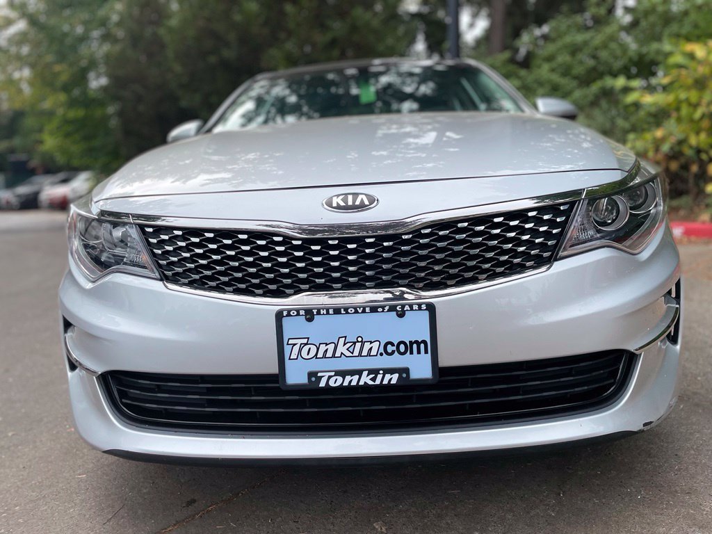 Used 2018 Sparkling Silver Kia EX image 7