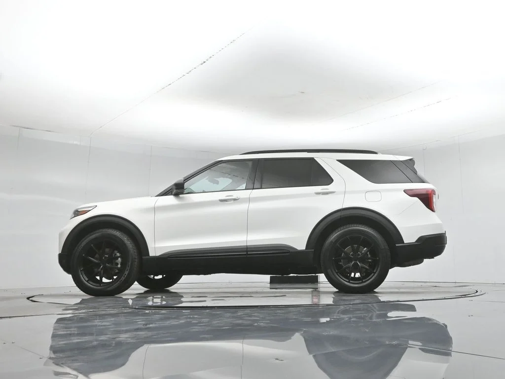 Used 2022 White Ford Timberline image 57