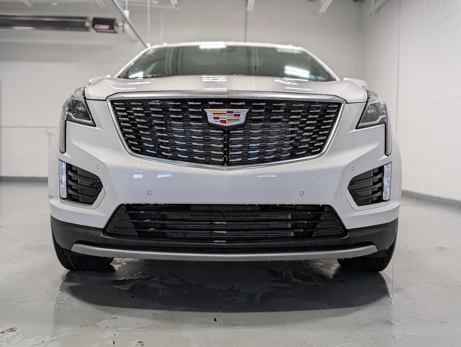 2025 Cadillac XT5 Premium Luxury photo 2
