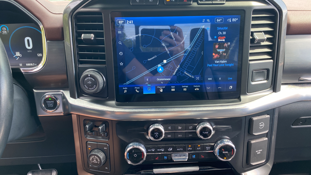 Used 2023 Carbonized Gray Metallic Ford Lariat image 13