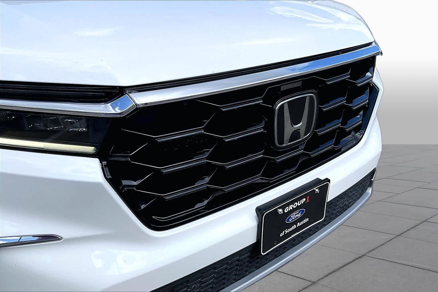 Used 2023 Platinum White Pearl Honda Touring image 30
