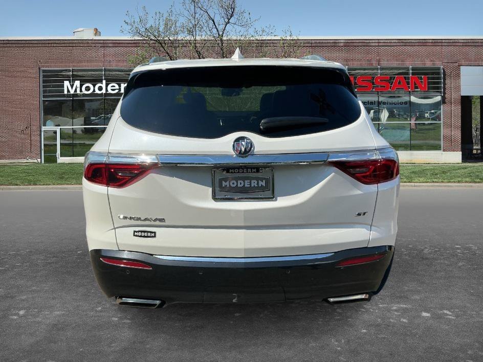 Used 2024 White Frost Tricoat Buick Essence image 3