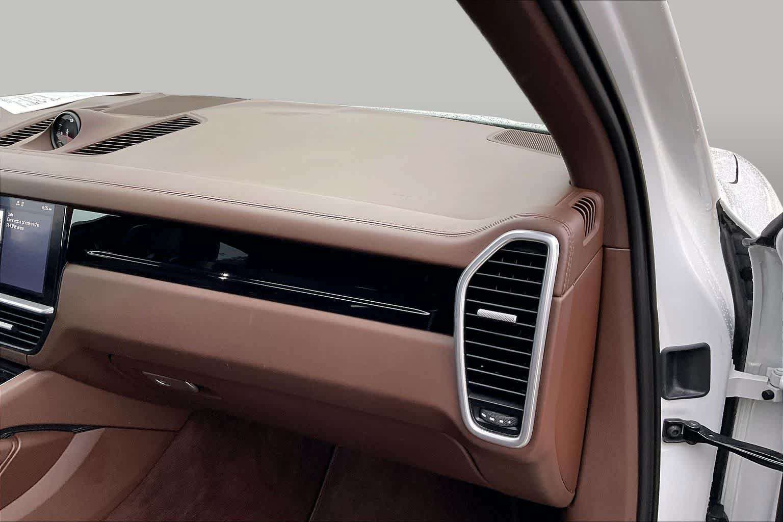 Used 2020 WHITE Porsche  image 18