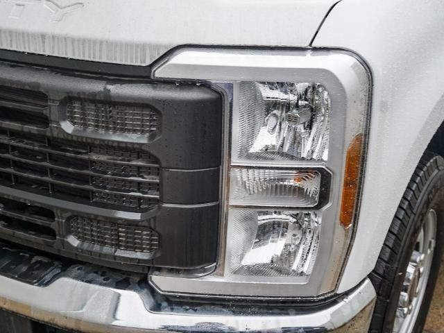 New 2024 Oxford White Ford XL image 53