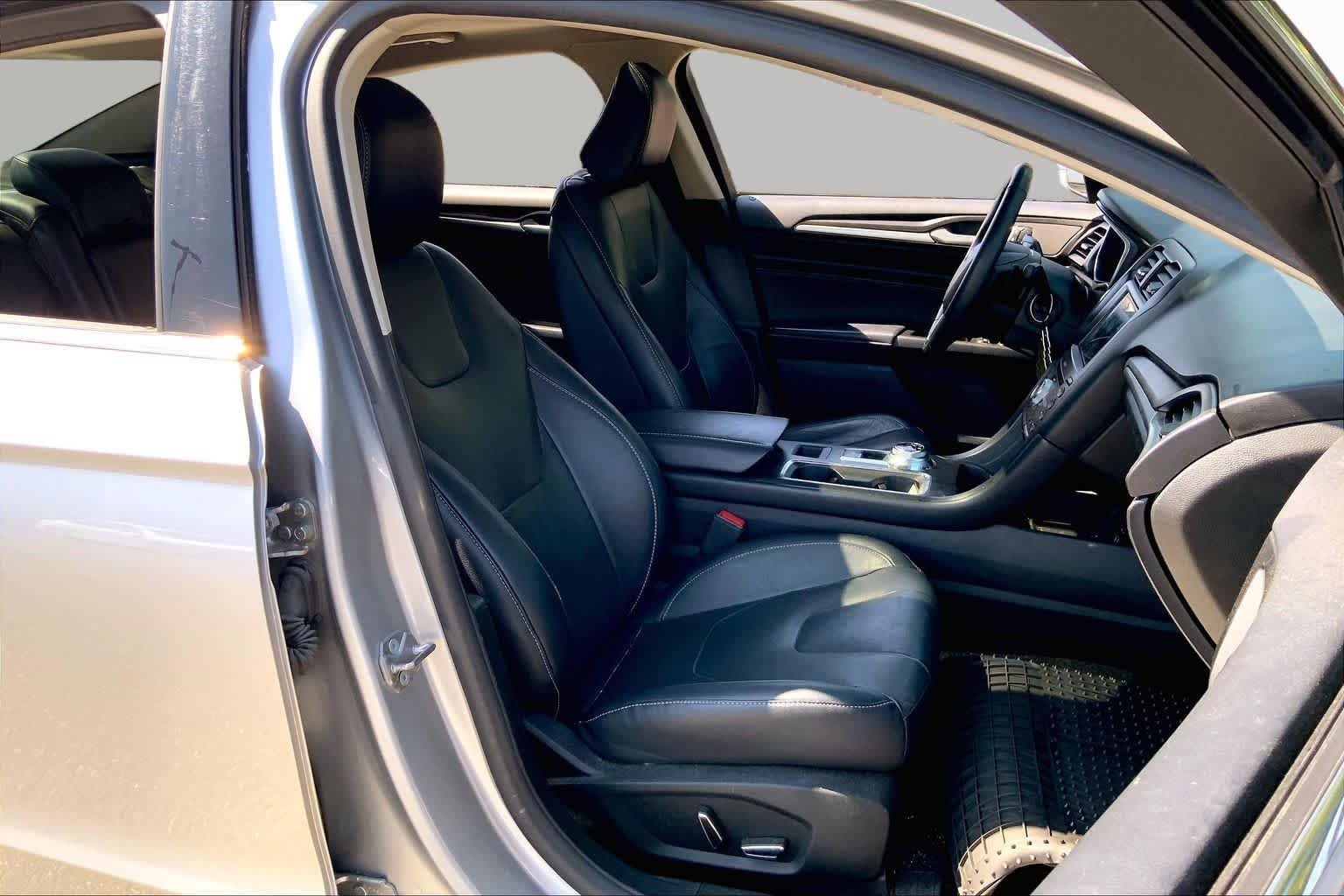 Used 2020 Iconic Silver Metallic Ford Titanium image 9