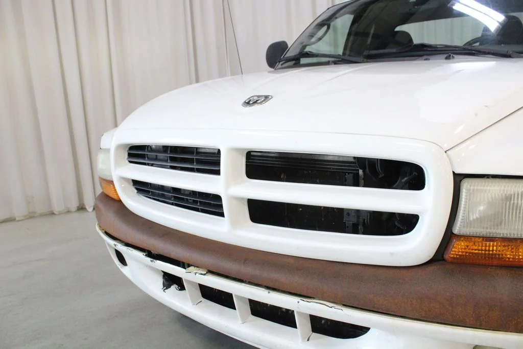 Used 2000 White Dodge Sport image 27