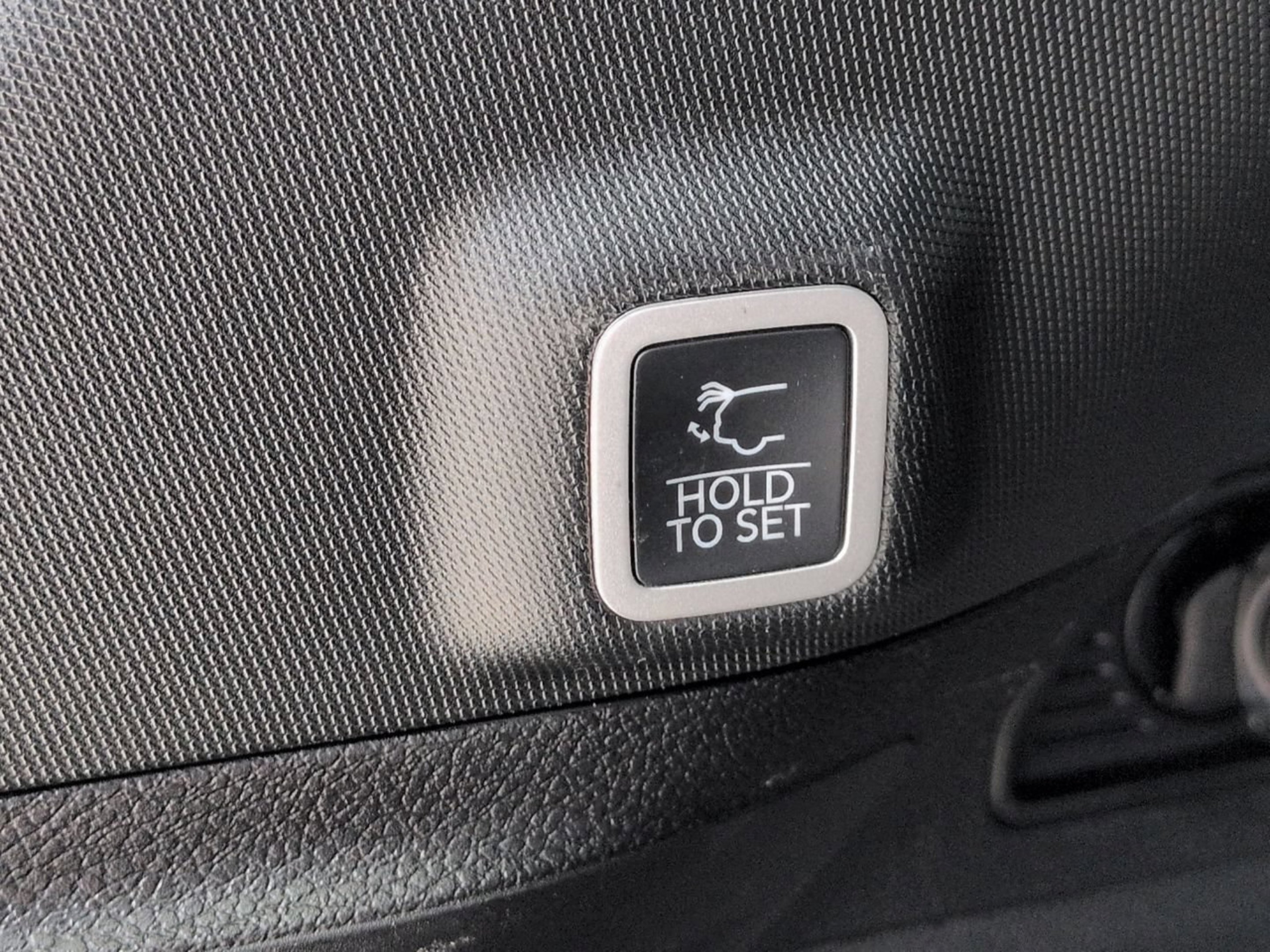 Used 2025 Silver Zynith Jeep Laredo image 11
