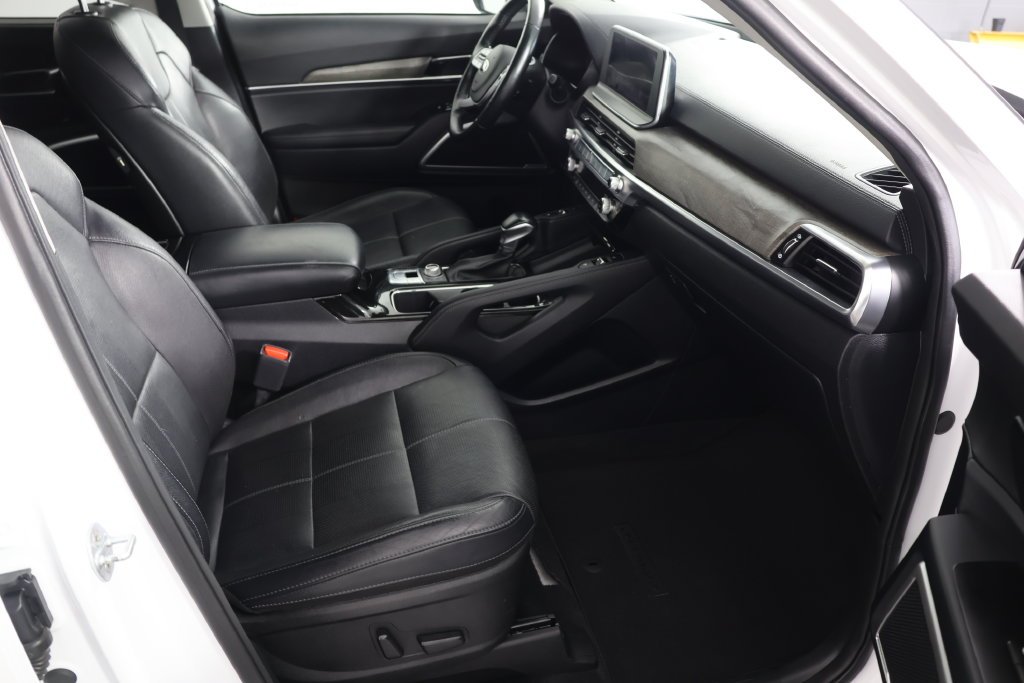 Used 2020 Snow White Pearl Kia EX image 27