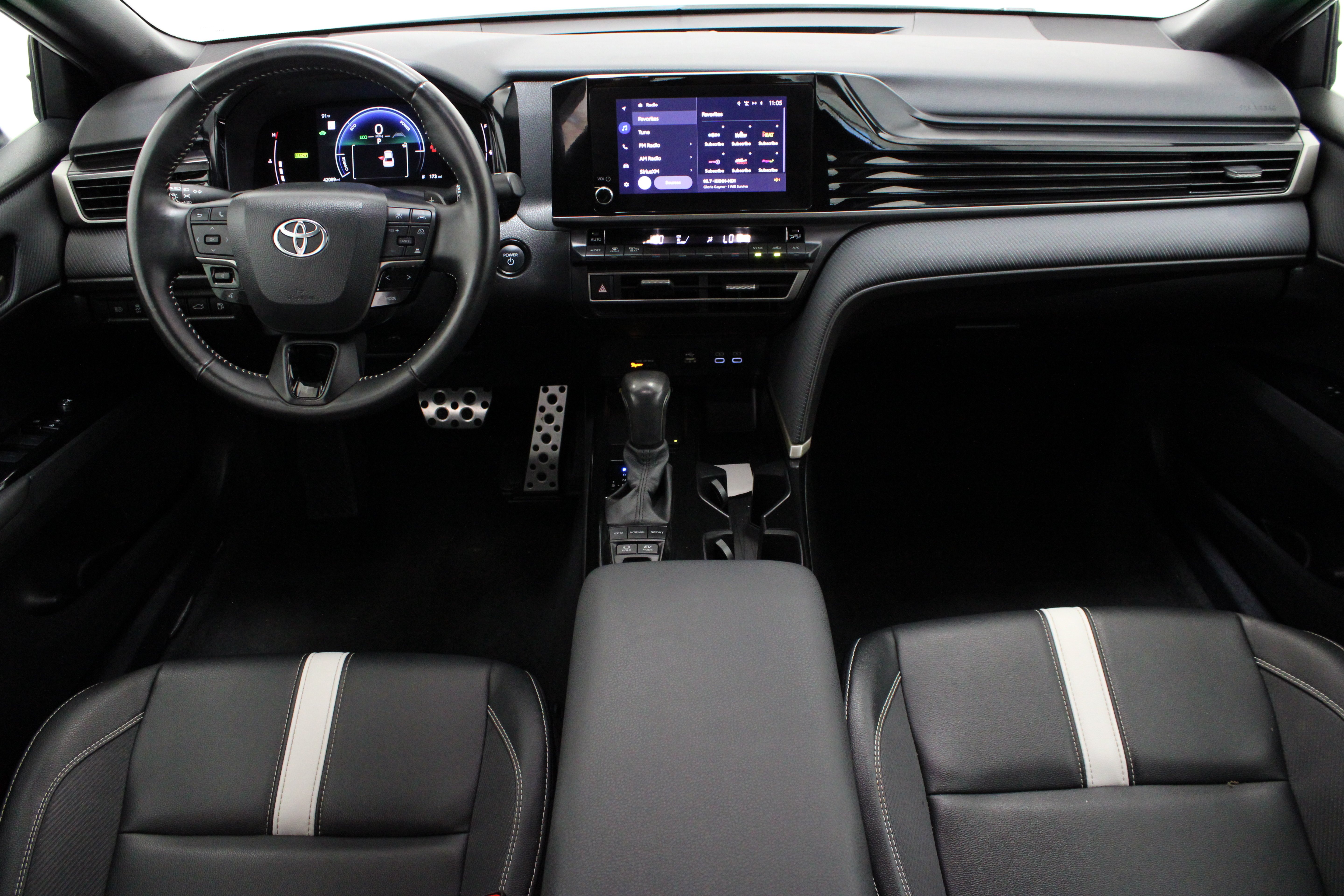 Used 2025 White Toyota SE image 29