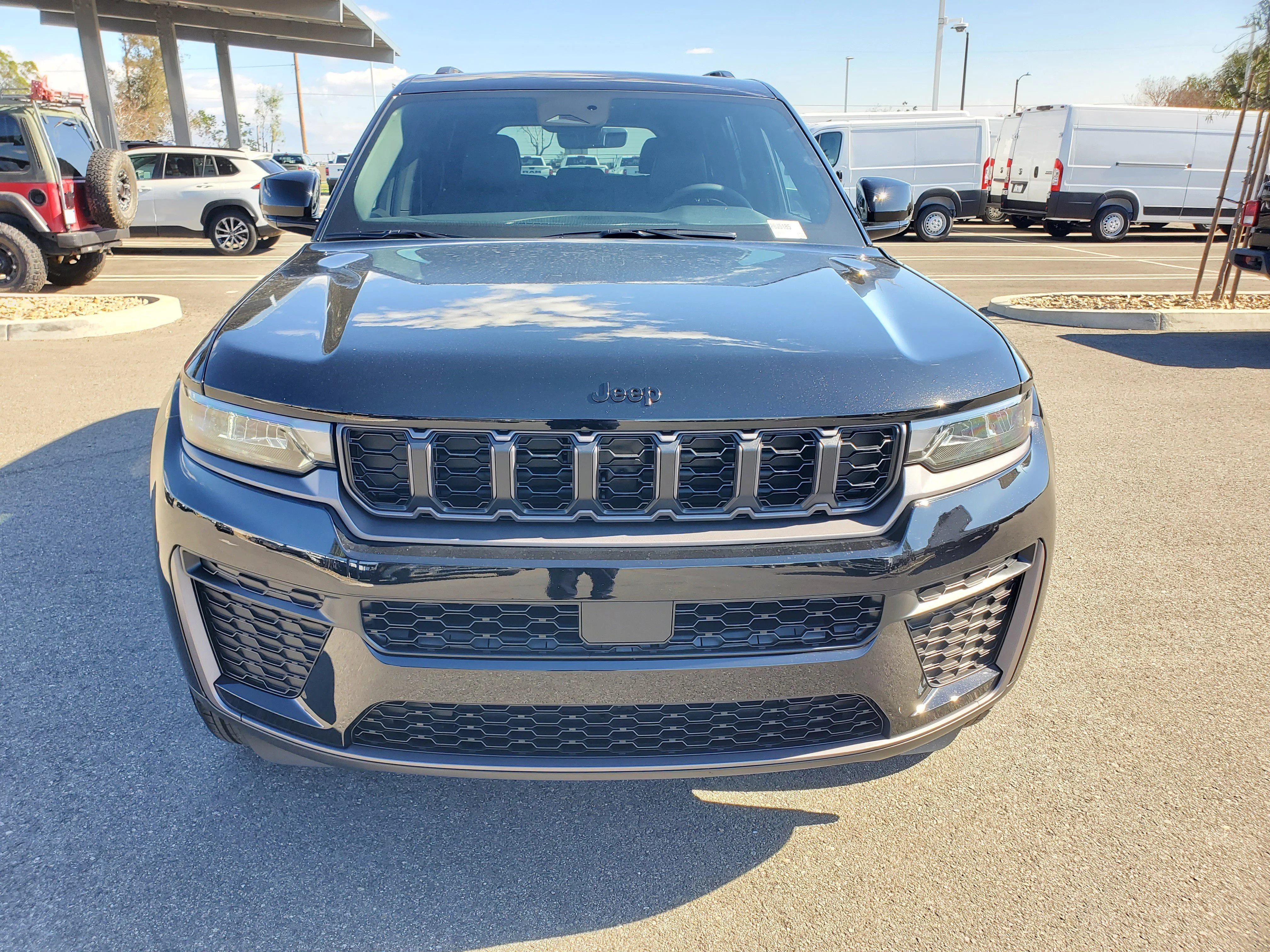 New 2026 Diamond Black Crystal Pearlcoat Jeep Altitude image 9