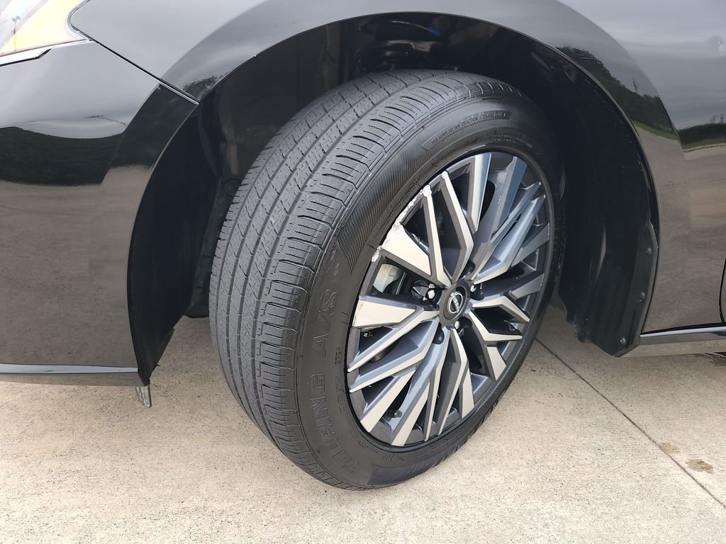 Used 2025 Black Nissan 2.5 SV image 30