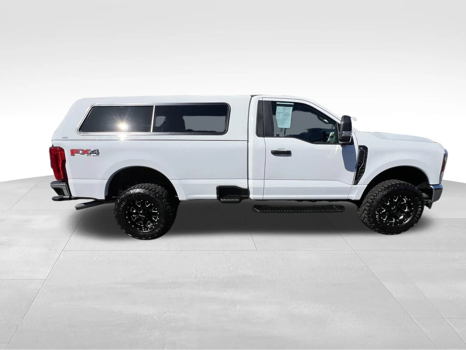Used 2025 White Ford XLT image 4