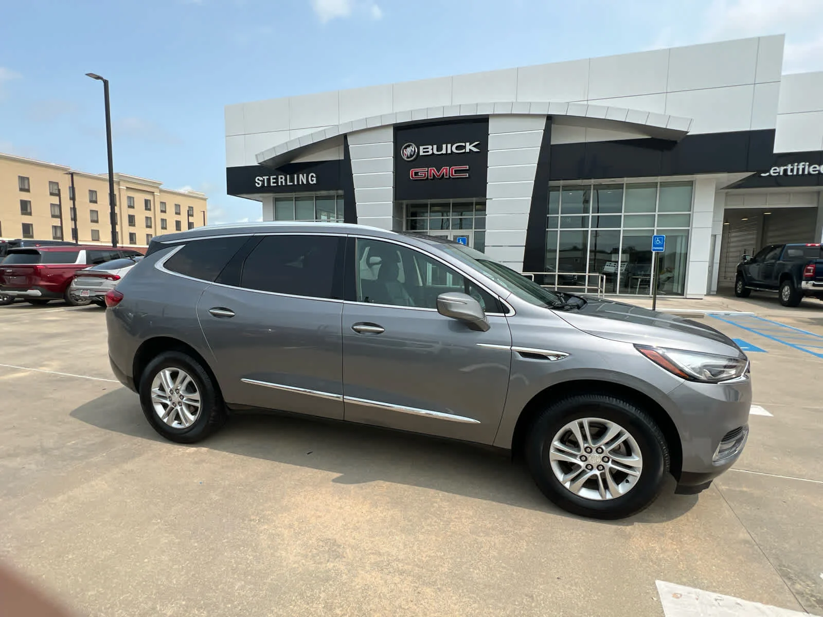 2018 Buick Enclave Essence's photo