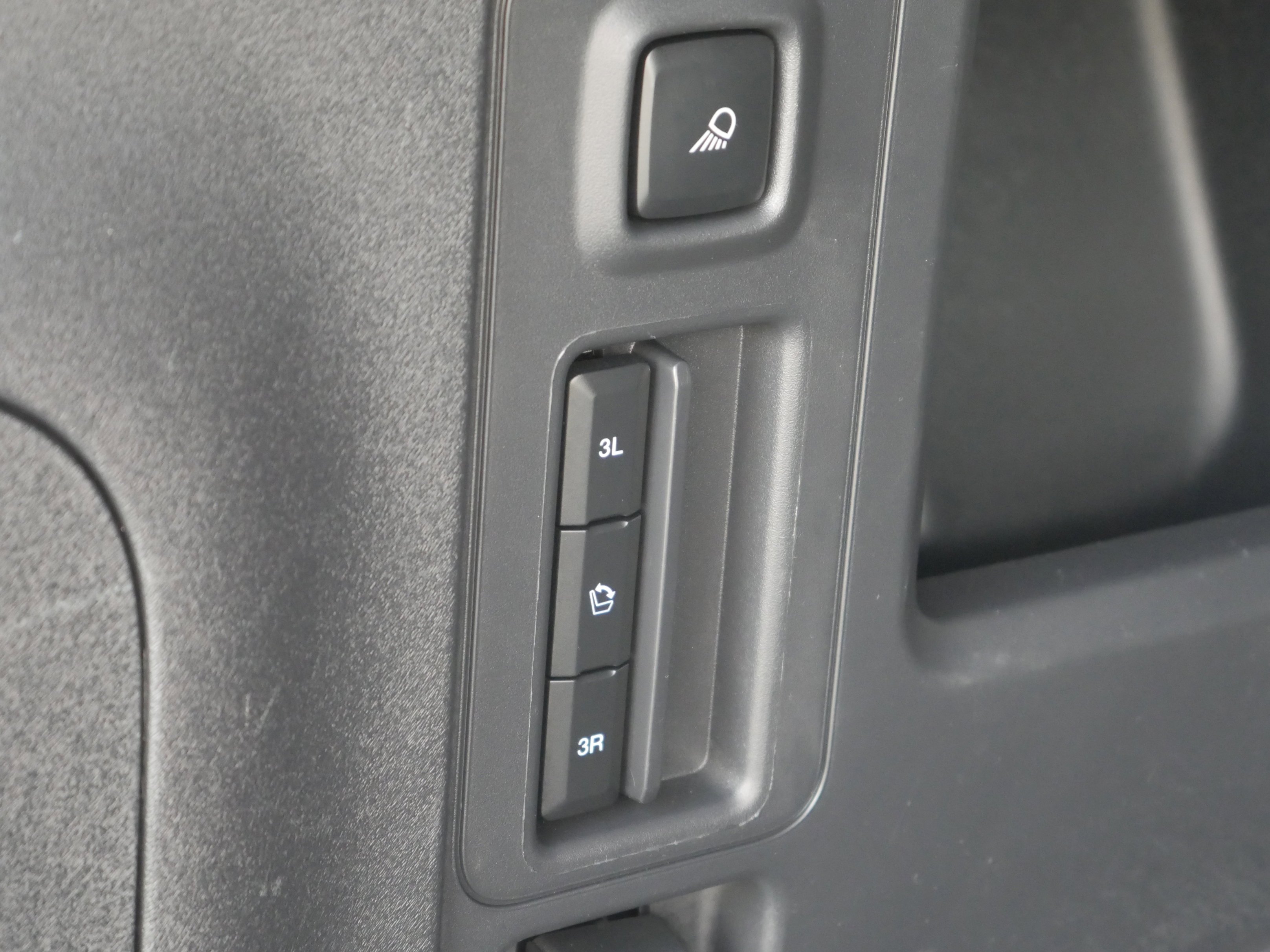 Certified Used 2025 Star White Ford Active image 23