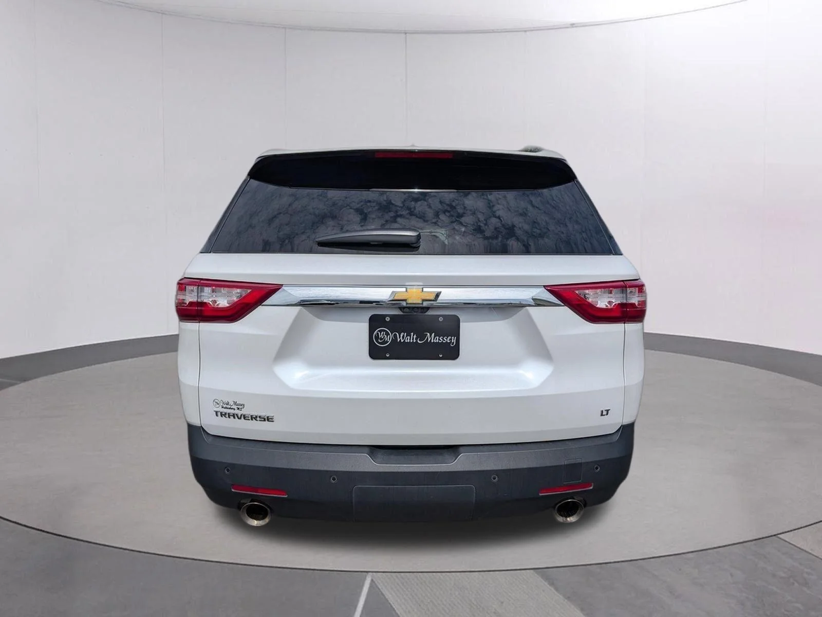 Used 2020 IRIDESCENT PEARL TRICOAT Chevrolet LT Leather image 4