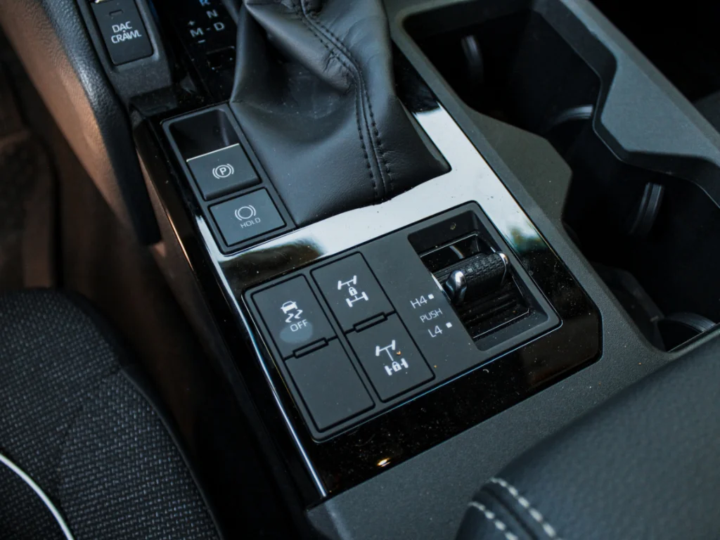 Used 2025  Toyota  image 21