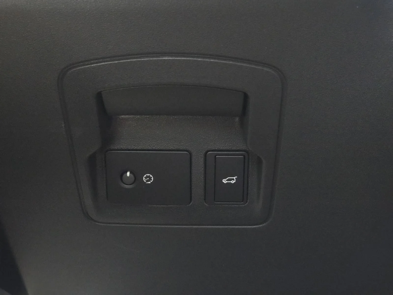Certified Used 2025 Fuji White Land Rover Dynamic SE image 18