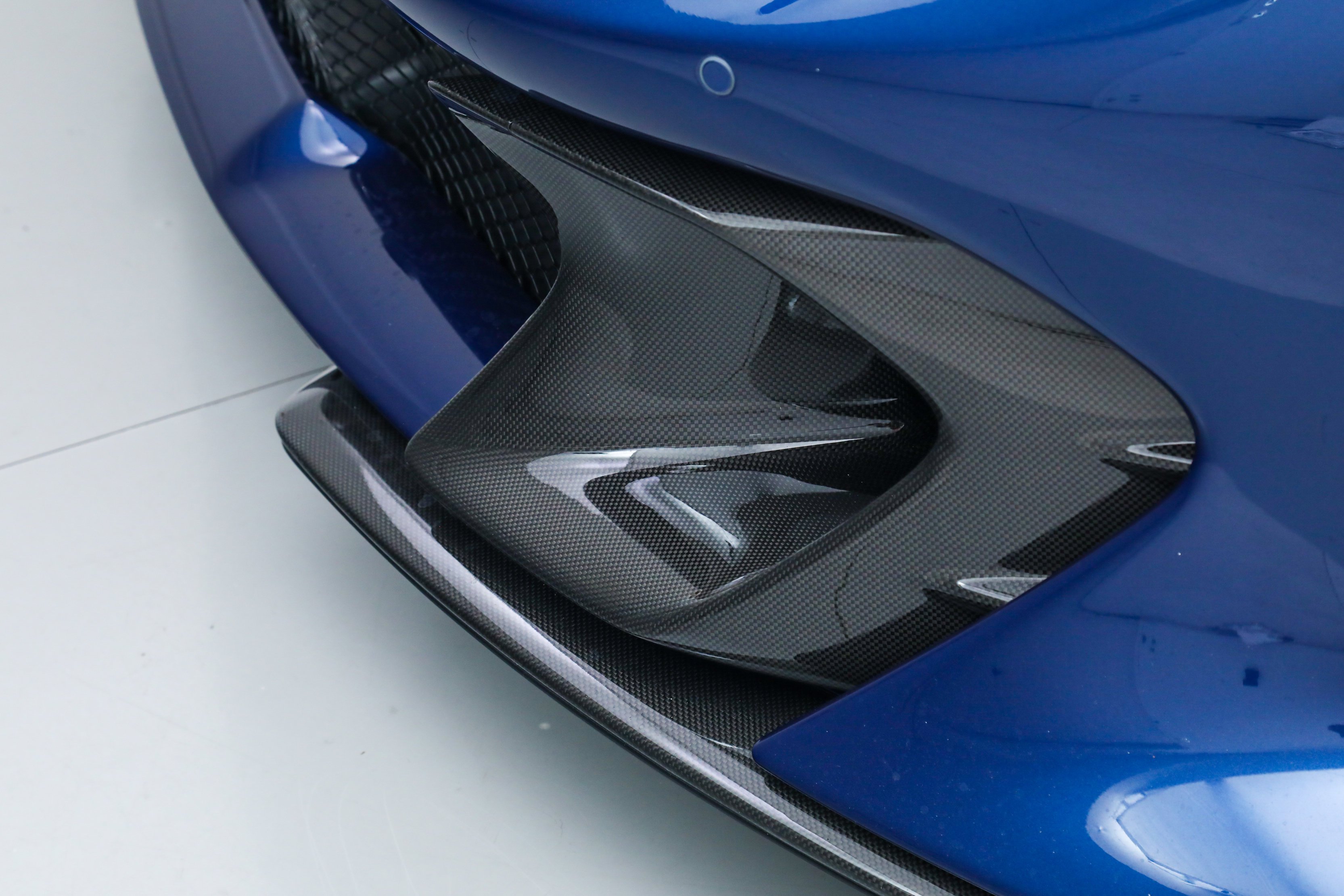 Used 2022 Blue Ferrari  image 17