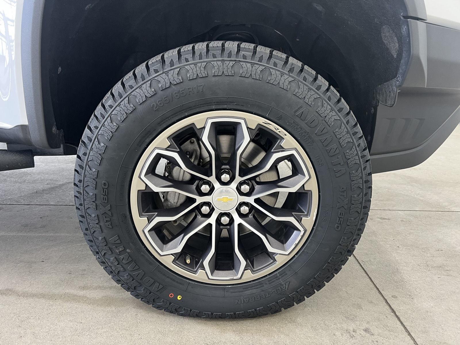 Used 2019 Summit White Chevrolet 4WD ZR2 image 15