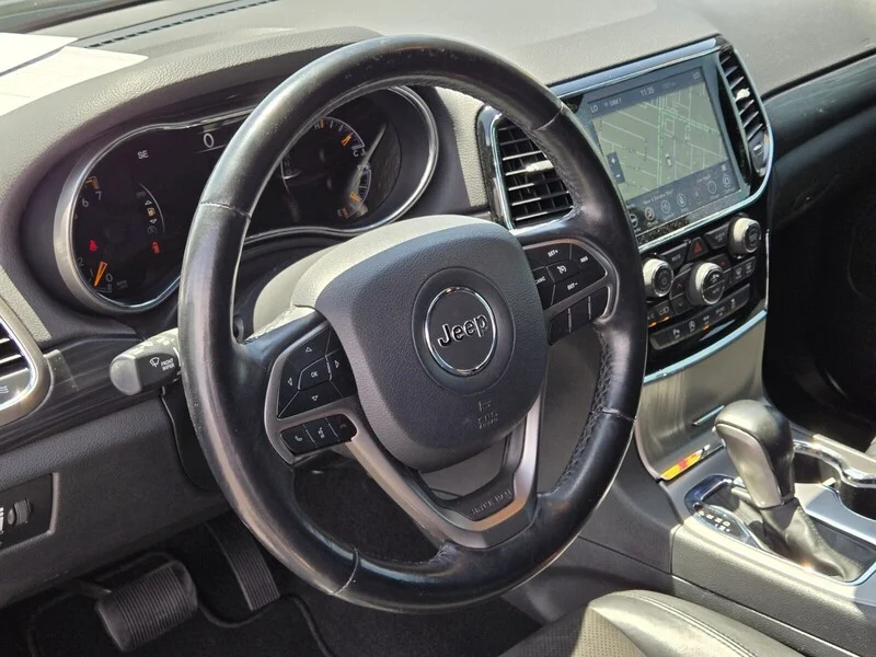 Used 2020 Diamond Black Crystal Pearlcoat Jeep Altitude image 17