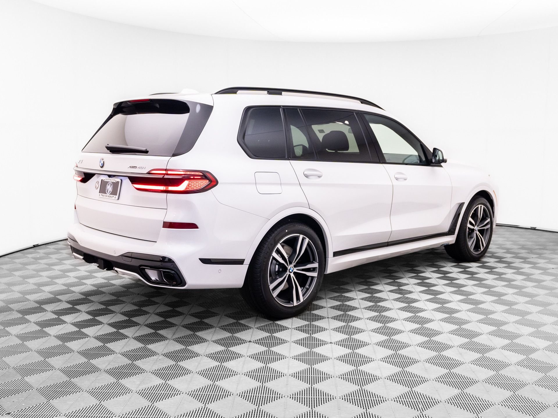 New 2027 Mineral White Metallic BMW xDrive40i image 6