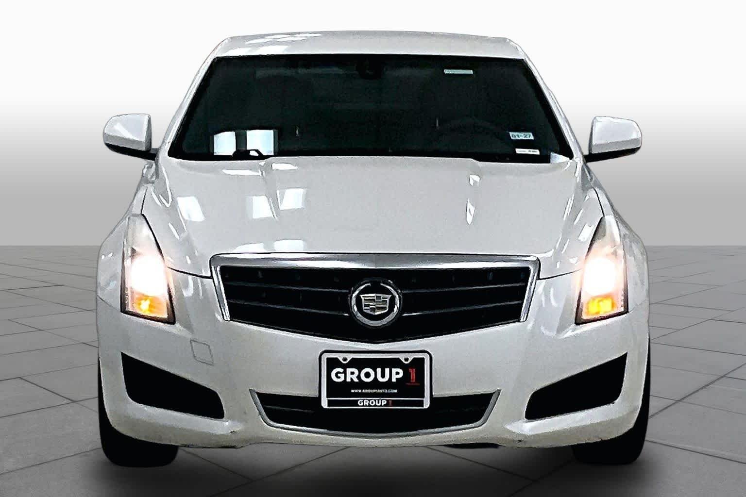 Used 2013 White Diamond Tricoat Cadillac  image 3