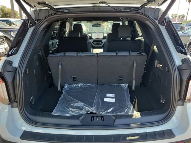 New 2027 Avalanche Gray Ford Active image 21
