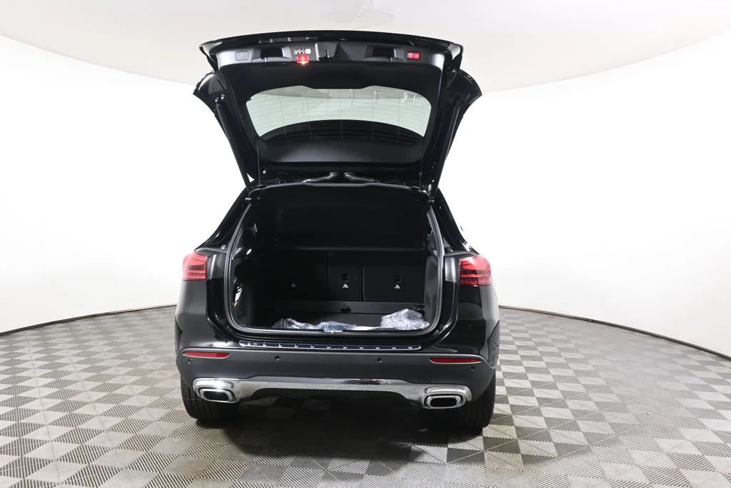 Used 2026 Black Mercedes-Benz GLA 250 image 35