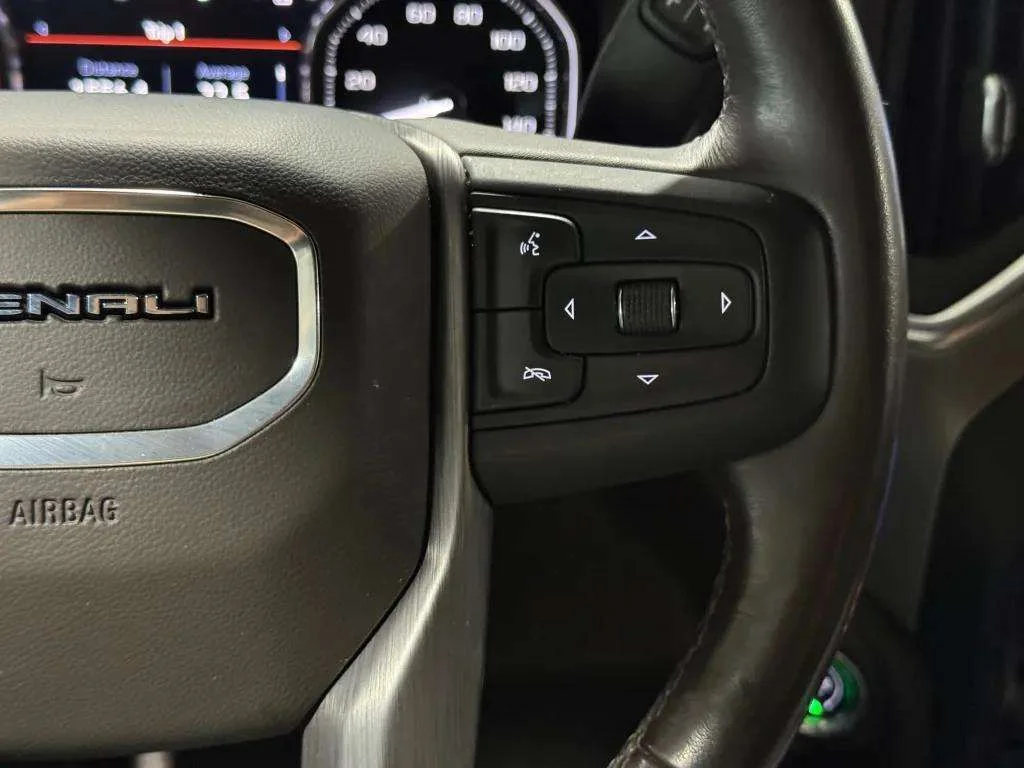 Used 2021 Green GMC Denali image 16