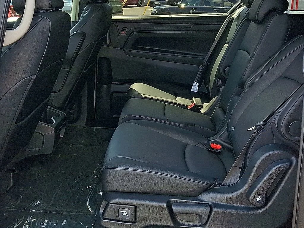 2026 Honda Odyssey EX-L - Photo 7