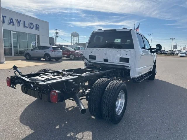 2026 Ford F-350 Super Duty Chassis Cab Lariat - Photo 18
