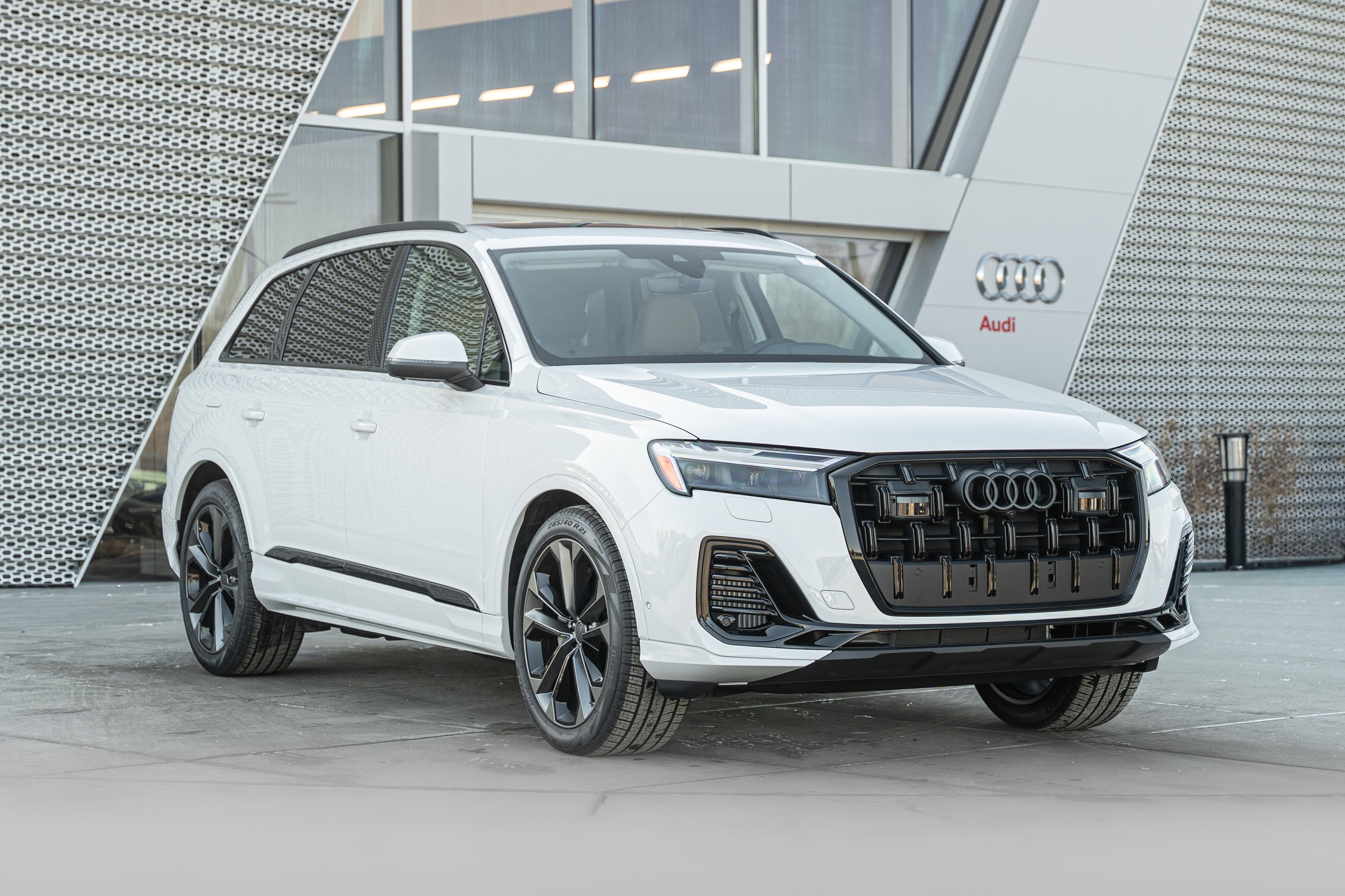 2026 Audi Q7 55 Premium Plus quattro Tiptronic's photo